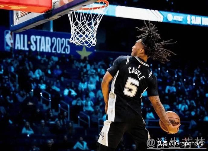 福克斯快攻反击 卡斯尔空中拉杆上篮得分